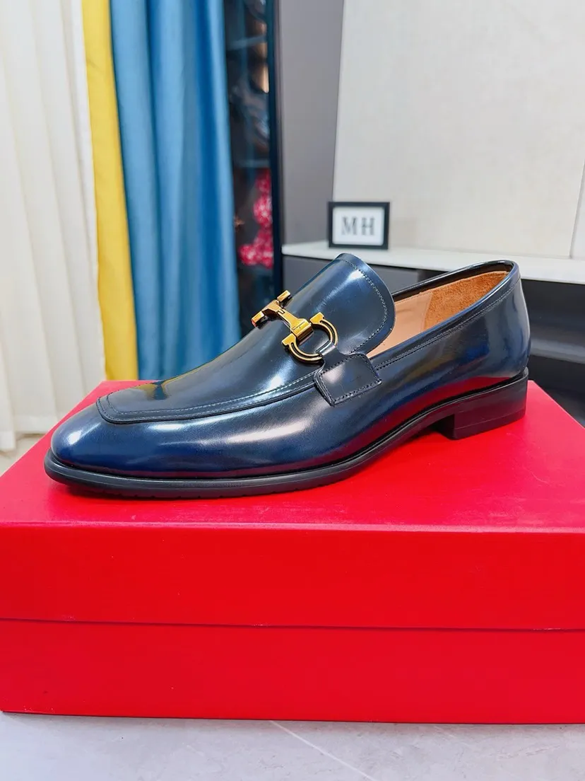 Men's shoes 💰500🌸🌸Water dyed cowhide 🆘[Salvatore Ferragamo] Ferragamo's latest casual business leather shoes for men! Available at counters simultaneously! The fabric is made of specially imported original suede calfskin, and the interior is made of imported water-dyed cowhide. It is absolutely luxurious and leads the fashion trend. Matching code: 38-44 45 customized